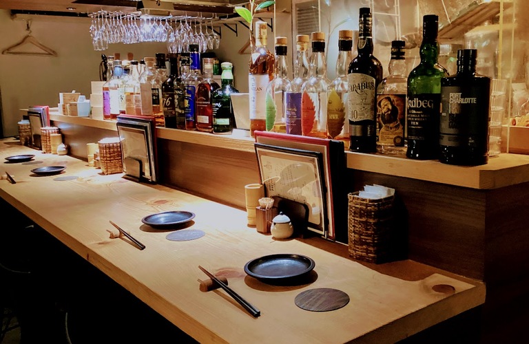 銀座のおしゃれなカウンターの席で一人飲み | 新橋で居酒屋なら絶品和食料理が食べられる銀座 光よし